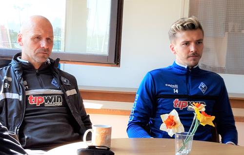 (Foto: Spowo, Archivbild) Bernhard Trares und Maurice Deville vor dem Spiel in Kaiserslautern 20190411 115949 2 Copy
