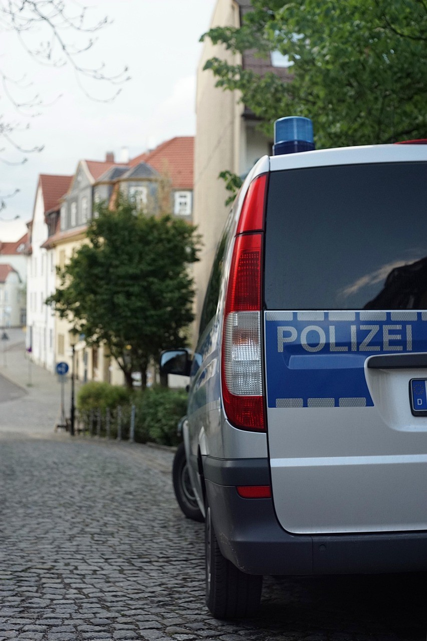 Kelsterbach: Vermummter Täter flieht nach versuchtem Raub auf Wettbüro