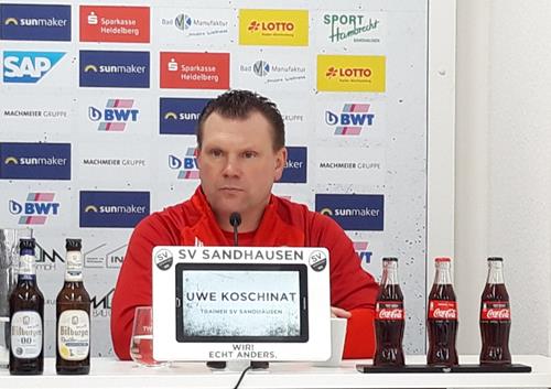 (Foto: Spowo) Uwe Koschinat muss mit seinem Team vor leeren Rängen spielen. 20200312 133136 Copy