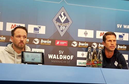 (Foto: Spowo) Patrick Glöckner, rechts, mit Pressesprecher Christoph Schumacher 20200925 143858 Copy