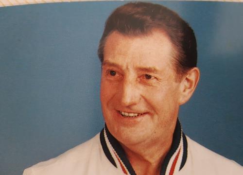 (Foto: Motiv einer Autogrammkarte aus den 90er Jahren) 20201028 113450 Copy