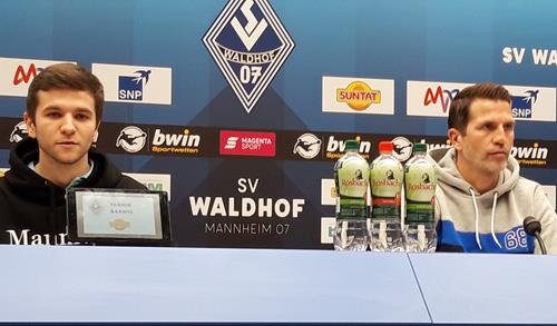 (Foto: PIX/M.Ruffler) Waldhof-Trainer Patrick Glöckner, rechts, und Pressesprecher Y. Barwig 20201210 160306 Copy