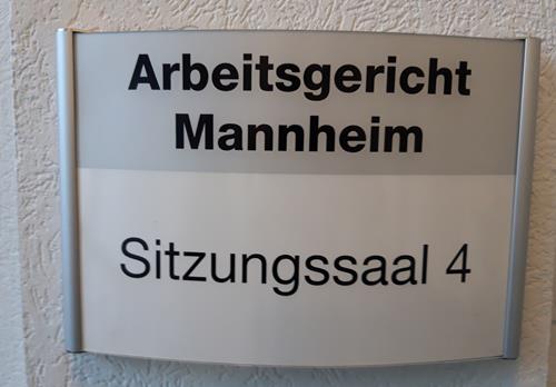 (Foto: SpoWo) In Sitzungssaal 4 wurde der Rechtsstreit verhandelt 20211222 155345 Copy