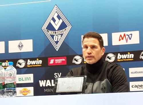 (Foto: SpoWo) Patrick Glöckner erwartet gegen Verl von seinem Team "eine Reaktion" 20220310 150513 Copy