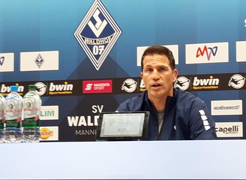 (Foto: SpoWo) Patrick Glöckner vor dem Spiel gegen den SC Freiburg II 20220414 1403160 Copy
