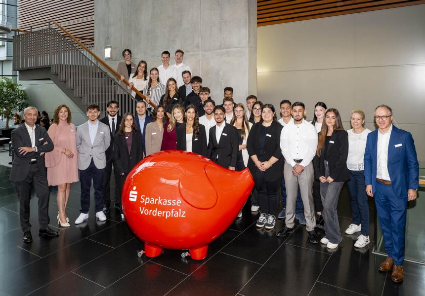 Ludwigshafen: 28 Nachwuchskräfte starten Ausbildung bei der Sparkasse Vorderpfalz