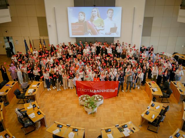 Mannheim: 185 Nachwuchskräfte starten Ausbildung und Studium bei der Stadt