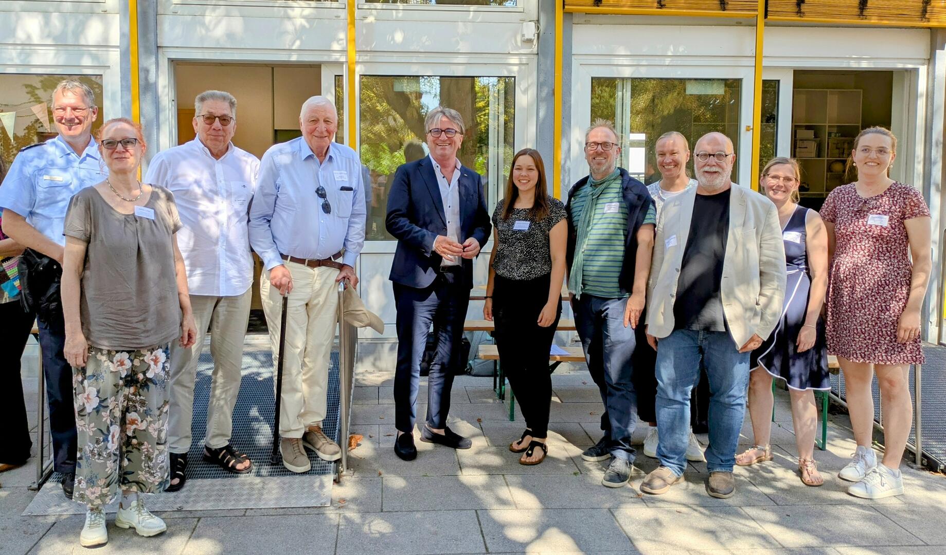 Mannheim: Minister Lucha besucht Gesundheitscafé Schönau