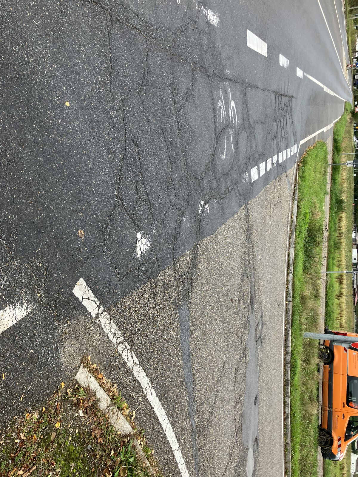 RNK Von Montag, 14. Oktober bis Freitag, 18. Oktober: Erneuerung der Fahr- bahndecke an der Abfahrtsrampe B 3 Parkstraße von Bruchsal kommend