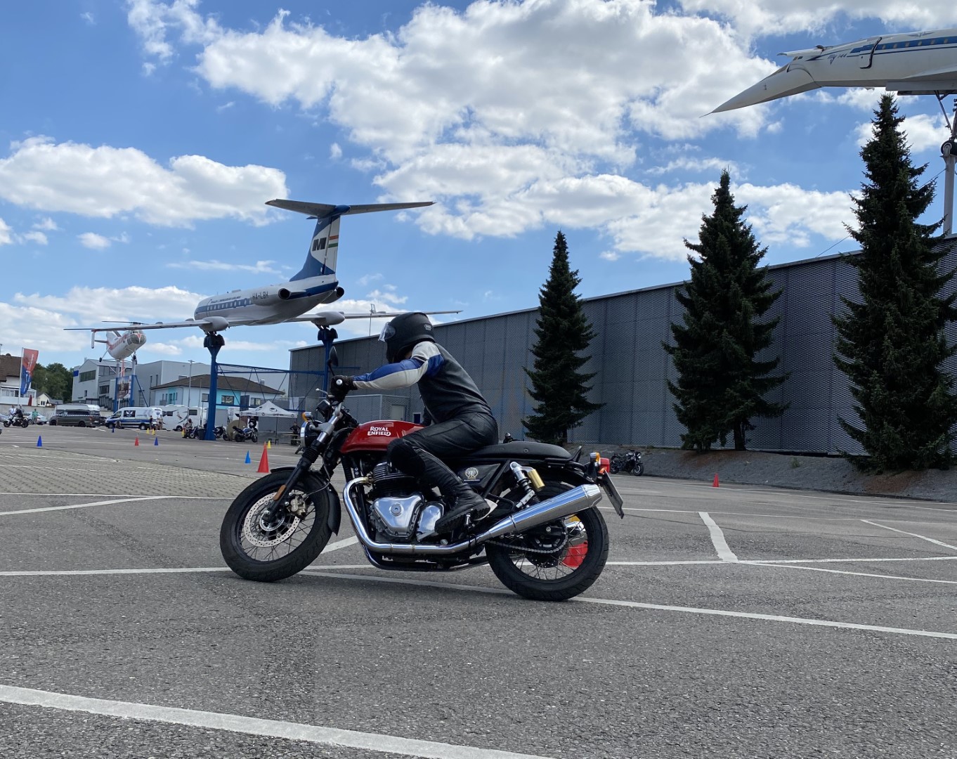 Technik Museen Sinsheim Speyer Ankommen, drankommen: MotoGymkhana auf dem Gelände des Technik Museum Sinsheim