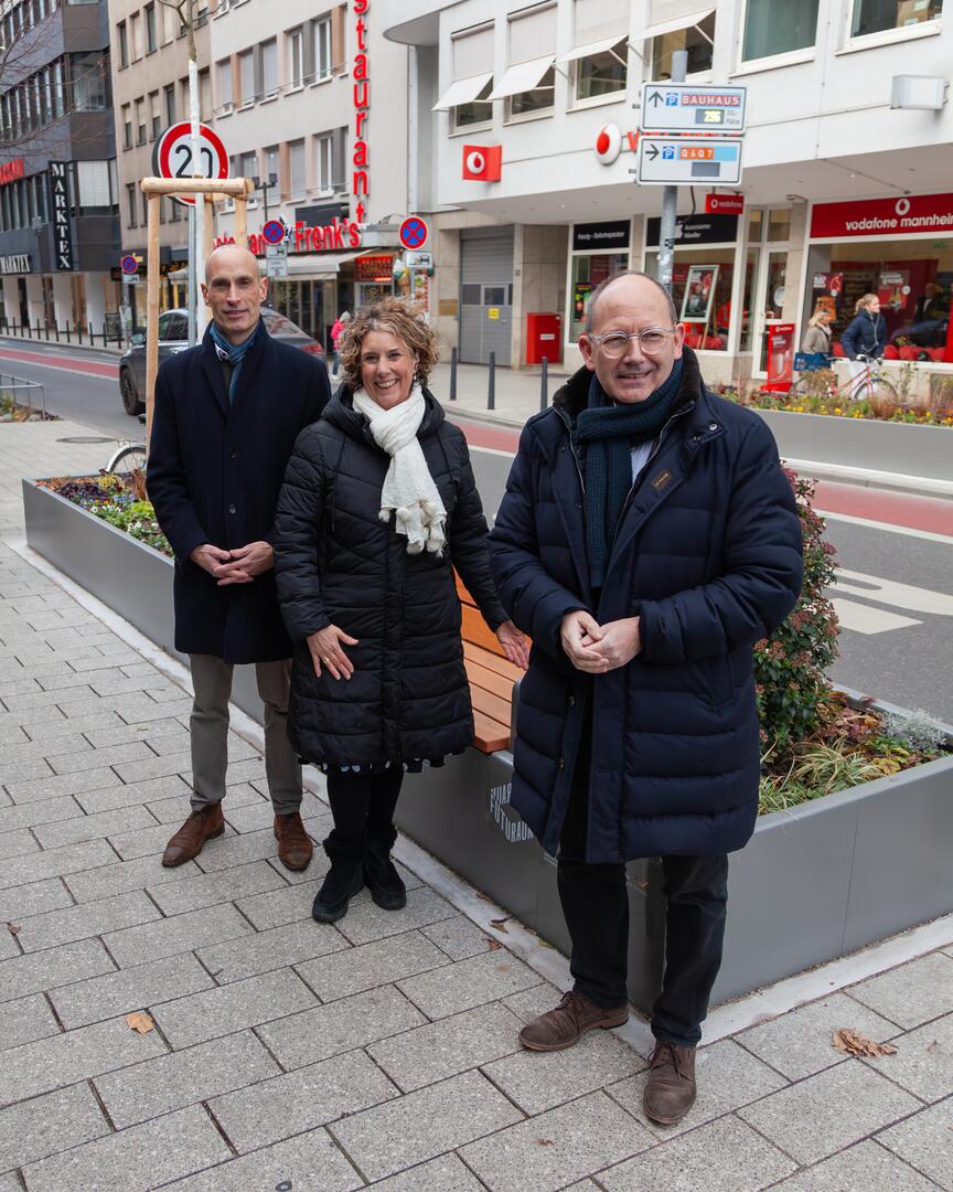 Mannheim: Fressgasse erstrahlt neu – Entsiegelung und Begrünung abgeschlossen
