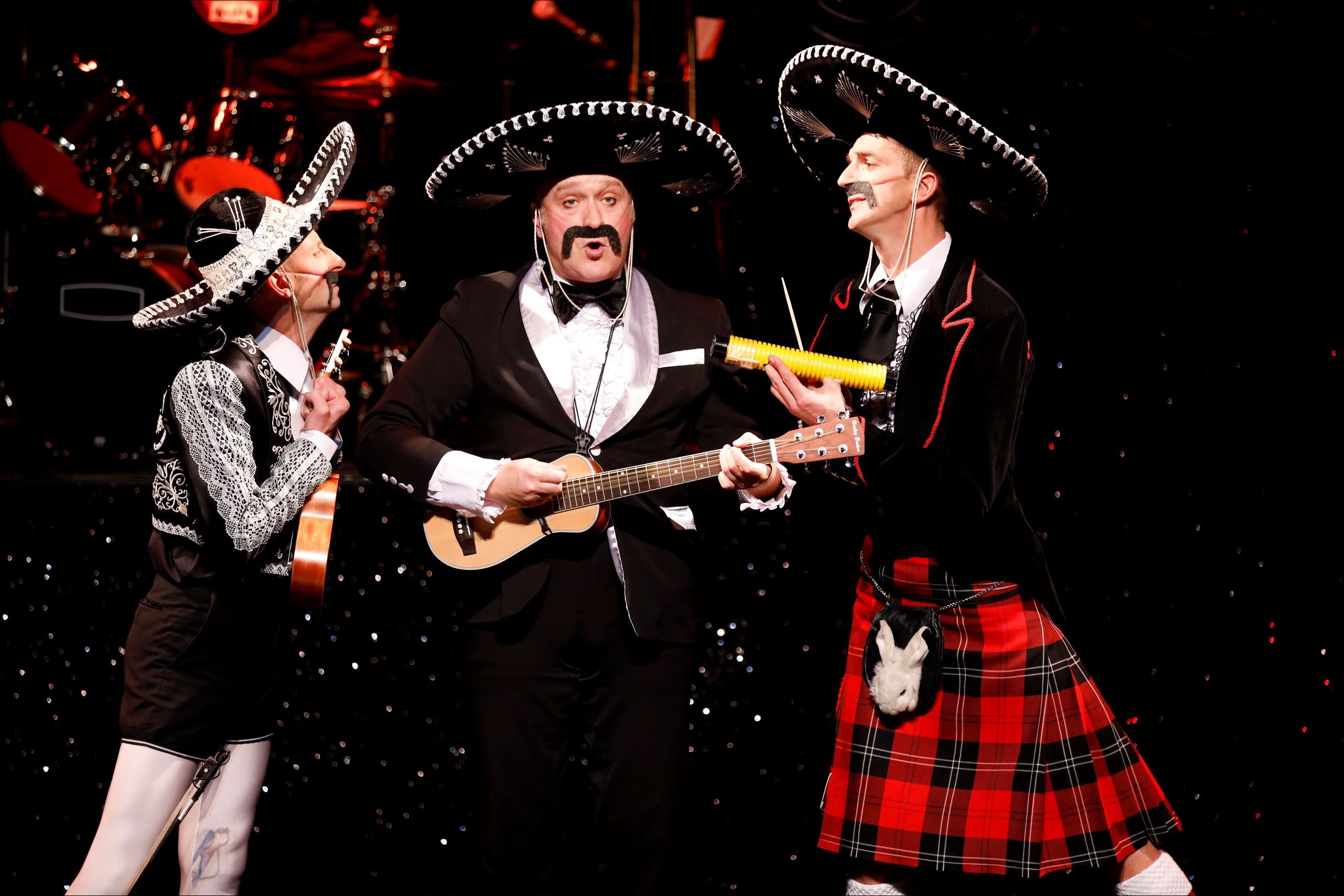 Lichtzauber und Akrobatik im Weihnachtscircus Mannheim