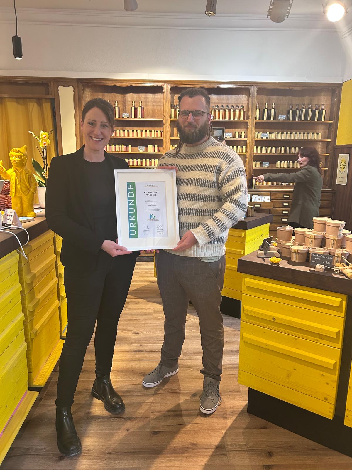 Wertheim: Bio-Imkerei Willared wird Naturpark-Partner und eröffnet eigenes Honiglädchen
