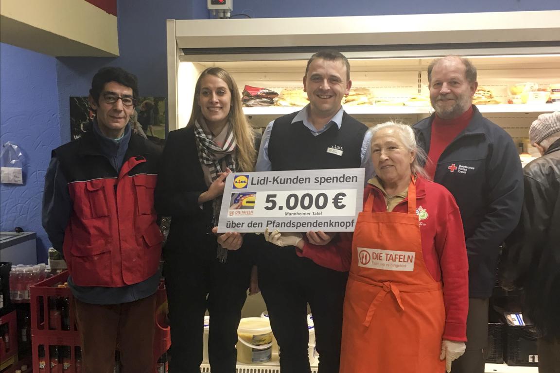 K1024 Lidl Spendenuebergabe Tafel Januar2017 Querformat