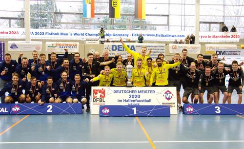 (Foto: W. Neuberth) Die 3 Siegerteams der Deutschen Hallenmeisterschaften Die Sieger4 Copy
