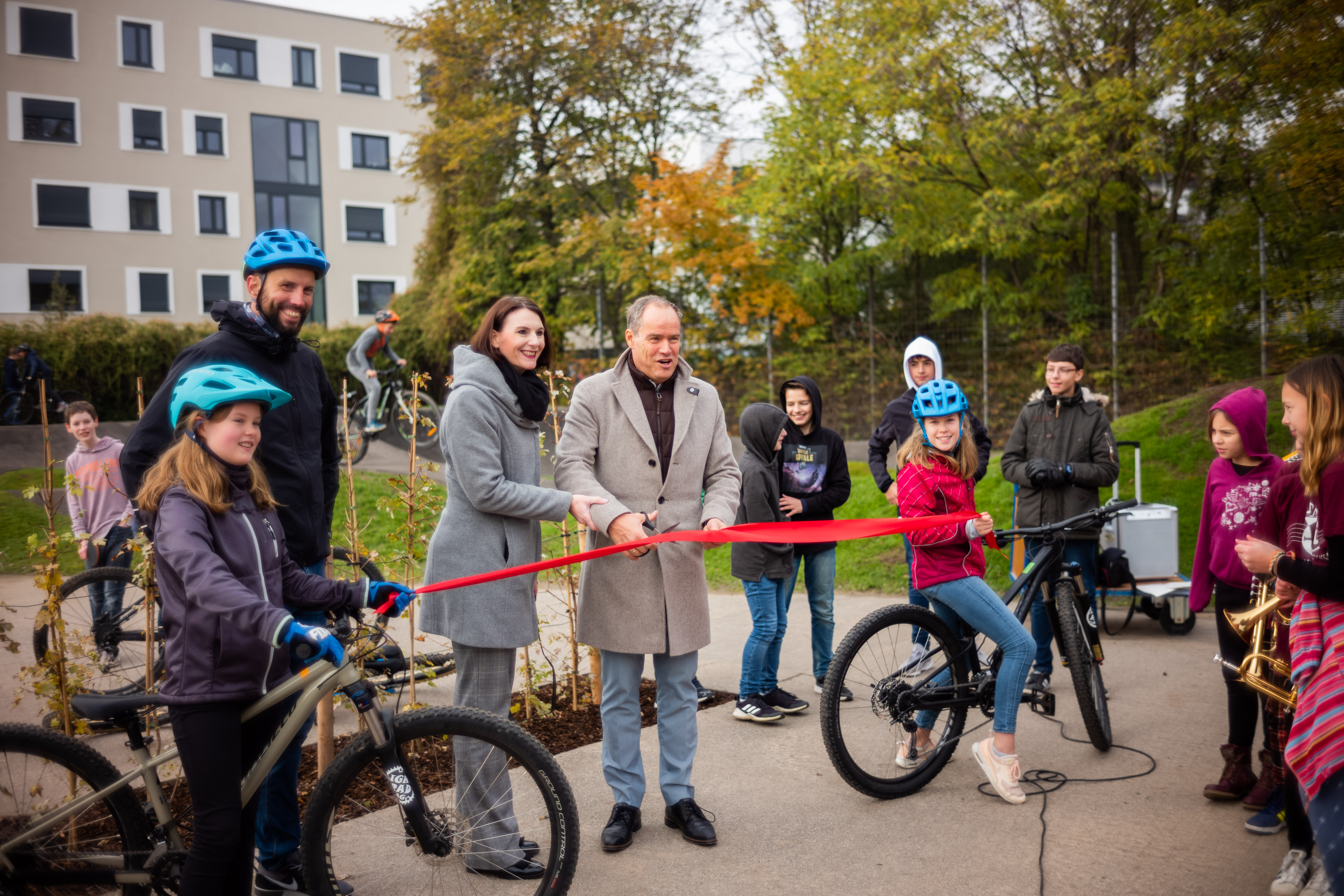 Tobias Dittmer pd 19 11 22 schulhof igh by Dittmer