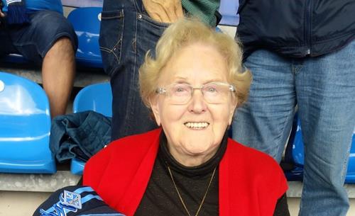 (Foto: "Schreppi") Karla Spagerer auf der Walter-Spagerer-Tribüne im Carl-Benz-Stadion IMG 20191013 WA0001 Copy