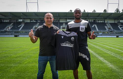 (Foto: SVS) Oumar Diakhite, rechts, mit Mikayil Kabaca Innenverteidiger Oumar Diakhité wechselt aus Braunschweig nach Sandhausen Copy