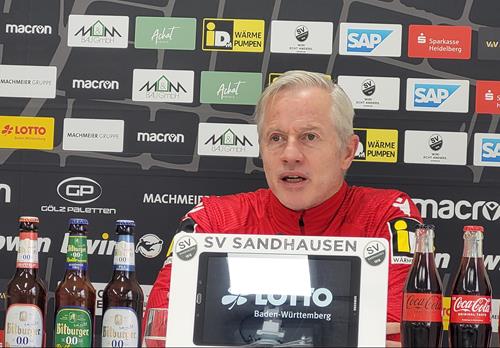 (Foto: SpoWo) Jens Keller ist mit seinem Team zu Gast bei Rot-Weiss Essen Jens Keller RWE