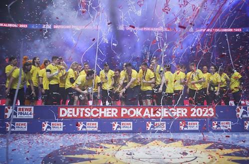 (Foto: PIX/M.Ruffler) DHB-Pokalsieger 2023 - die Rhein-Neckar-Löwen Löwen Pokal