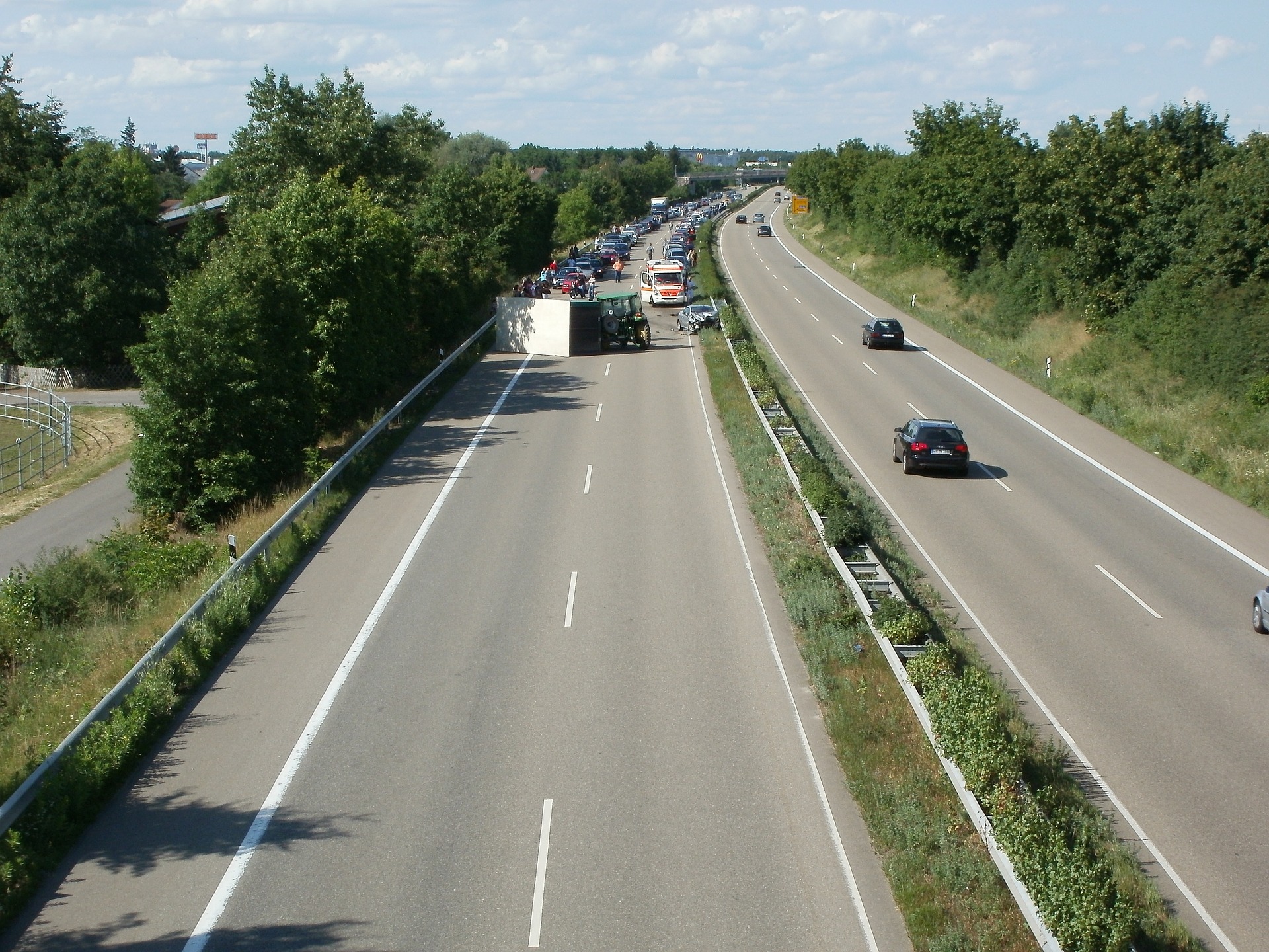 pixabay autobahn 837643 1920