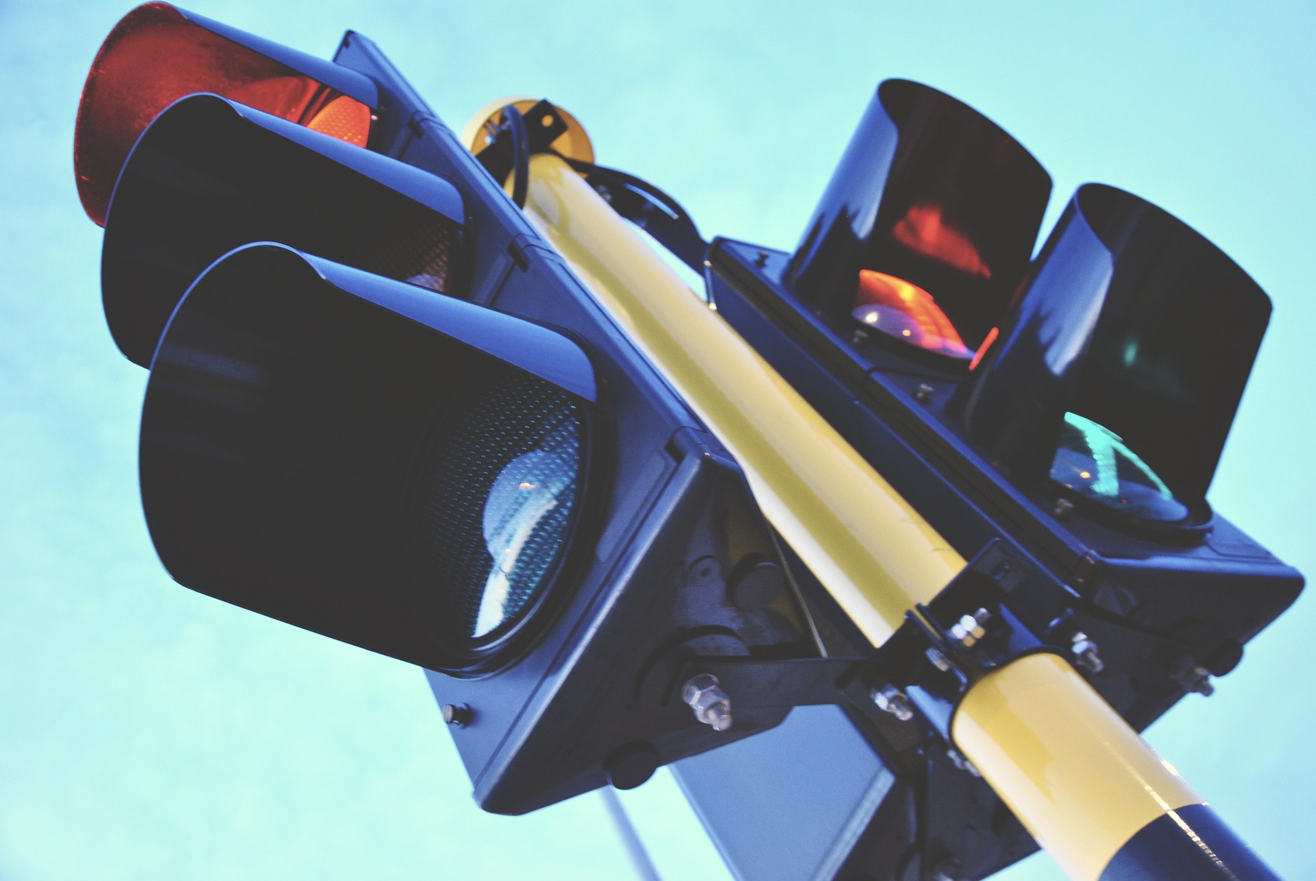 traffic light 1360645 1920