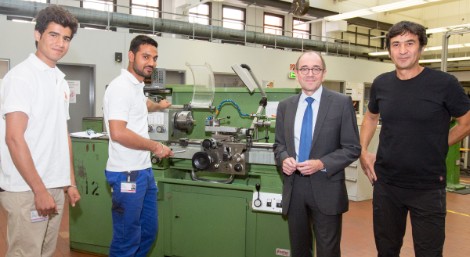 AAAAA Ausbildung Fluechtlinge 09 2016 HEADER PRESS
