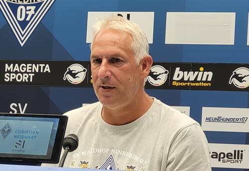 (Foto: SpoWo) SVW-Trainer Christian Neidhart - Die Heimserie soll halten Neidh1