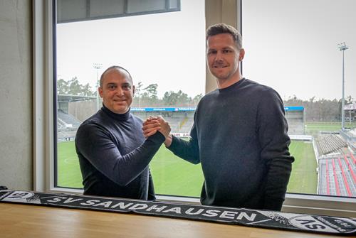 (Foto: SVS) Patrick Drewes, rechts, mit SVS-Sportchef Mikayil Kabaca SVSDrewes
