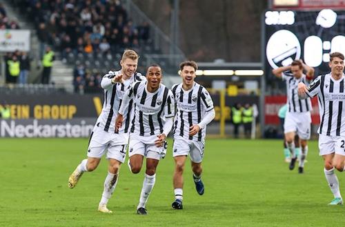 (Foto: PIX/M.Ruffler) Sandhäuser Jubel nach dem 1:0 von Yassin Ben balla SVS SVW BEN BALLA