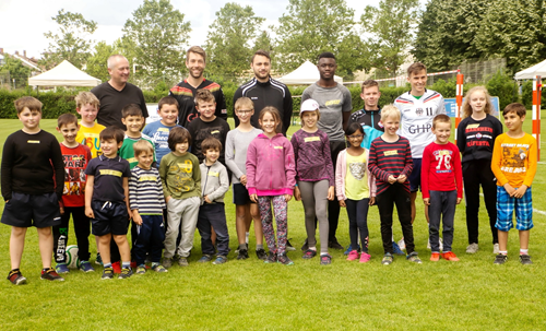 (Foto: W.Neuberth) Die großen Vorbilder und der hoffnungsvolle Nachwuchs TVK2