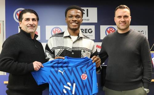 VfR Mannheim - Raphael Akoto erhält Vertrag bis Sommer 2026