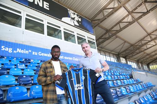 (Foto: SVW) Joseph Boyamba mit Jochen Kientz boyamba kientz Copy