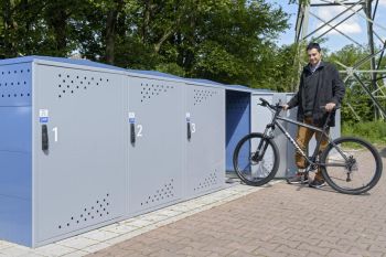 Philipp Rothe - Sicher und wettergeschützt: In den abschließbaren Fahrradboxen an der Haltestelle Rohrbach-Süd können Bürgerinnen und Bürger ihre Fahrräder unterstellen.