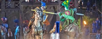  Foto: djd-p/Ritterturnier Kaltenberg - Waghalsige Lanzenkämpfe, actionreiche Schwertkämpfe und atemberaubende Stunts machen die Live-Show beim Kaltenberger Ritterturnier zum Spektakel.